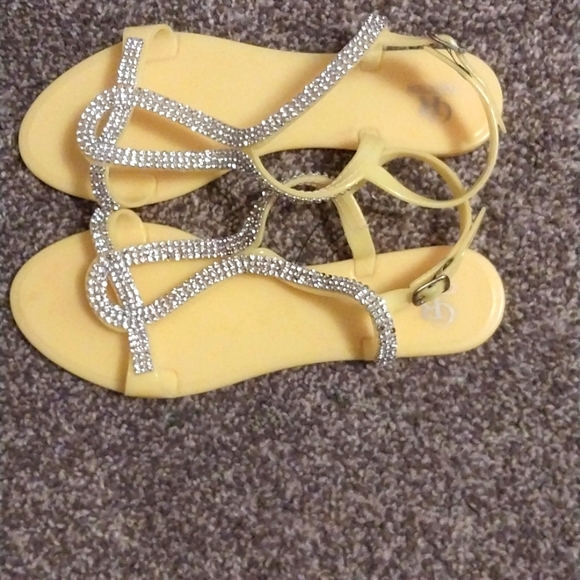 🆕️CR COLLECTION SANDALS🆕️ - Picture 2 of 4
